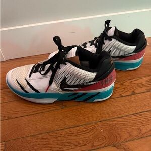 Mens Basketball shoes. Jump higher and look cool while doing it !